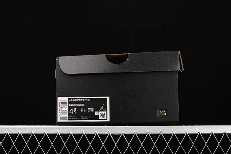 All categories Air Jordan Jordan series basketball shoes Air Jordan 1 Mid Air Jordan 1 Mid AJ1 Joe 1 China Grizzly Panda 852542-105